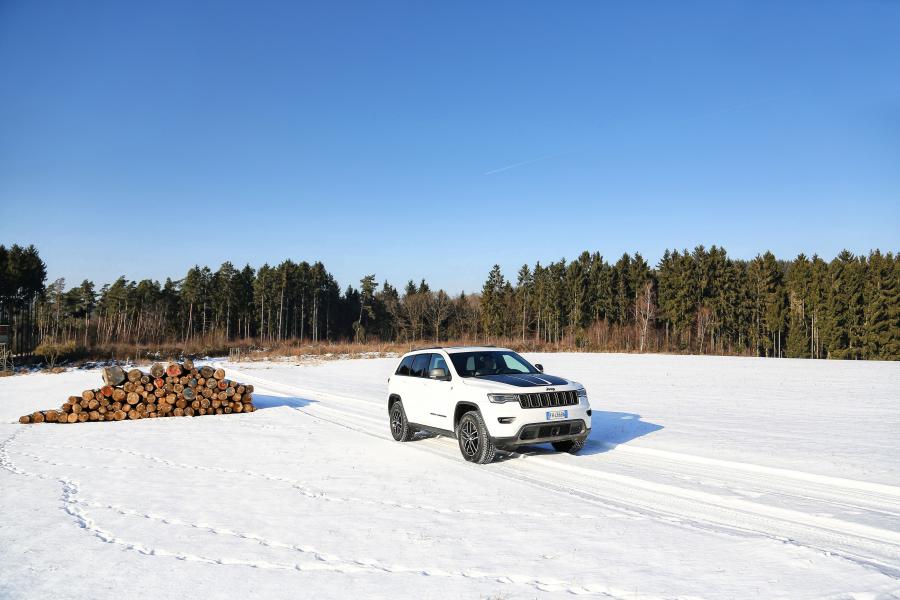  Jeep Grand Cherokee Trailhawk 2016 года  (WW) (фото 22 из 40)